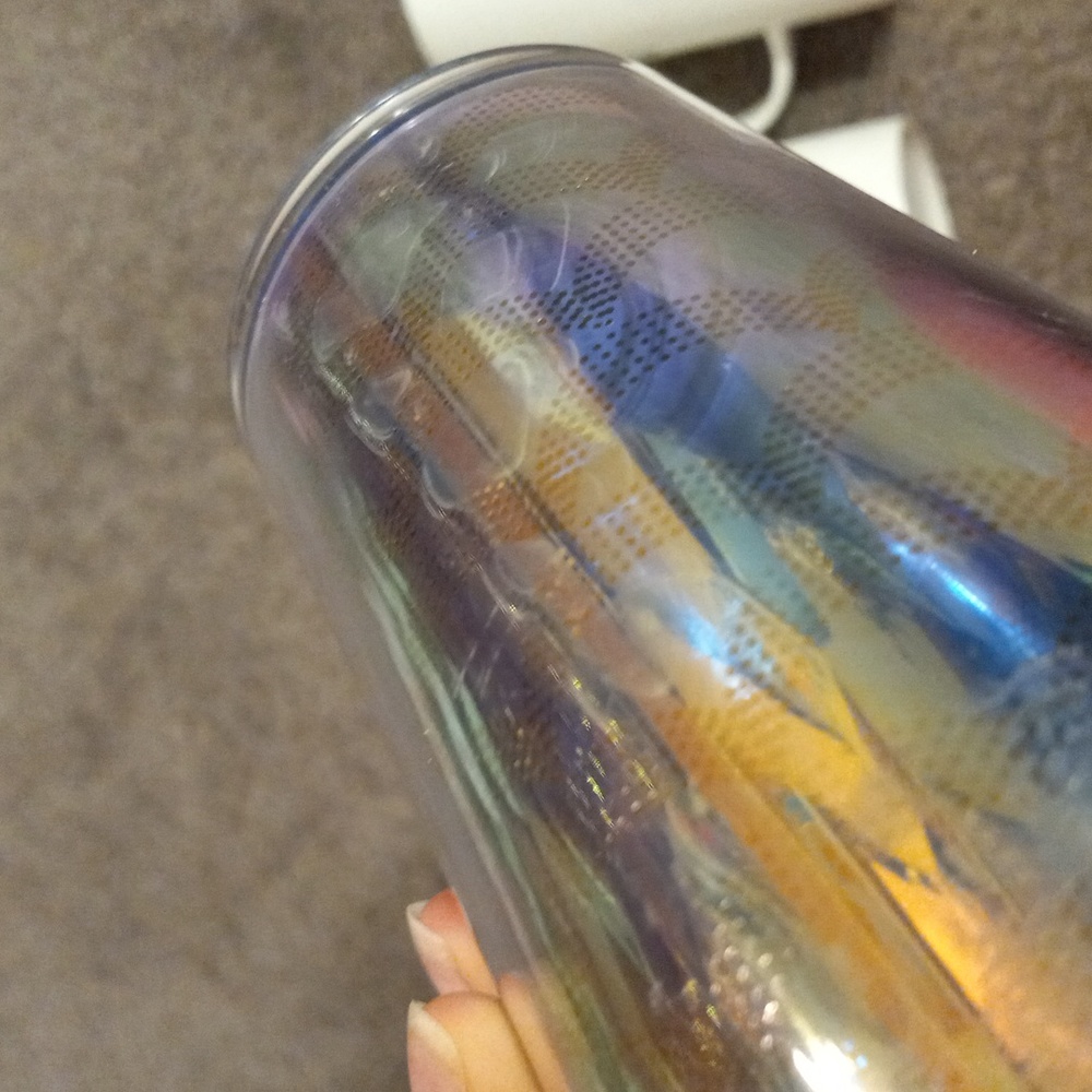 Starbucks iridescent tumbler and 2 white matching mugs, preloved, no straw - Picture 8 of 9
